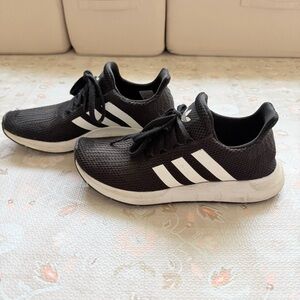 Adidas Swift Run size 8